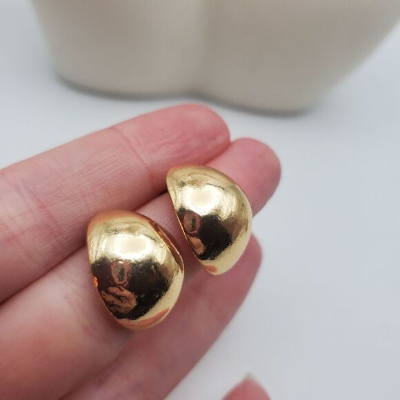 Hoop half shell gold toned earrings - Picture 1 of 2